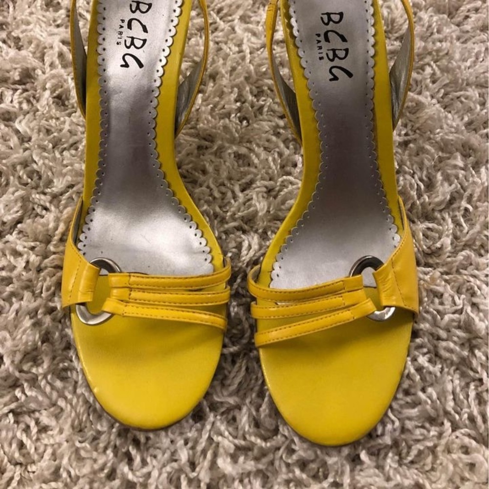 BCBG Strappy Sandals Heels size 7.5